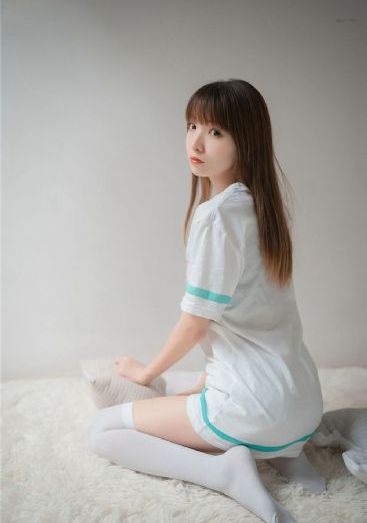 两个上面一个吃下边电影