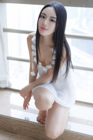 女大学生的沙龙室2