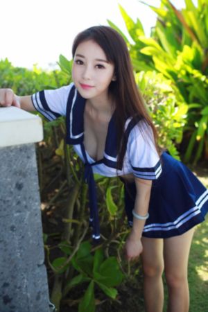 两个美女的胸互摸互揉接吻