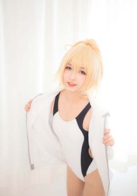 顺从的女孩